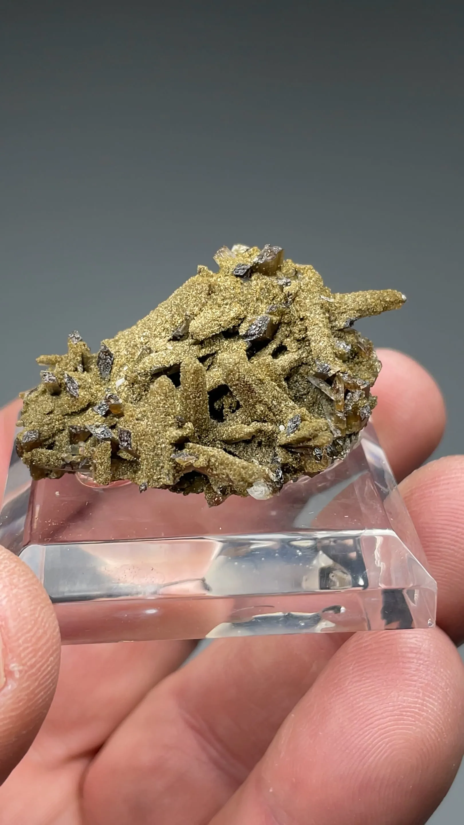 Roscherite with Childrenite - image 2