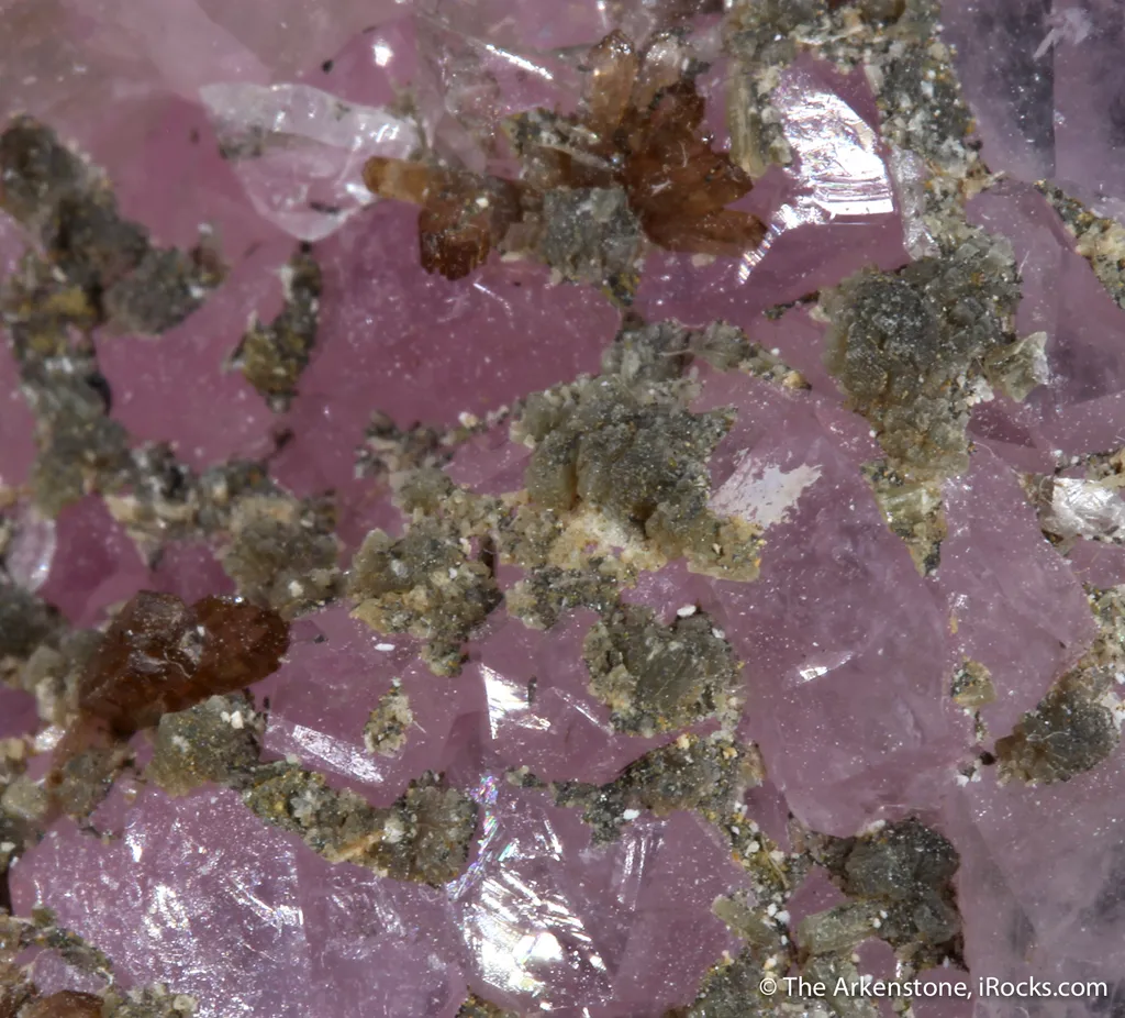 Rose Quartz, Eosphorite, Zanazziite  (illustrated) - image 4