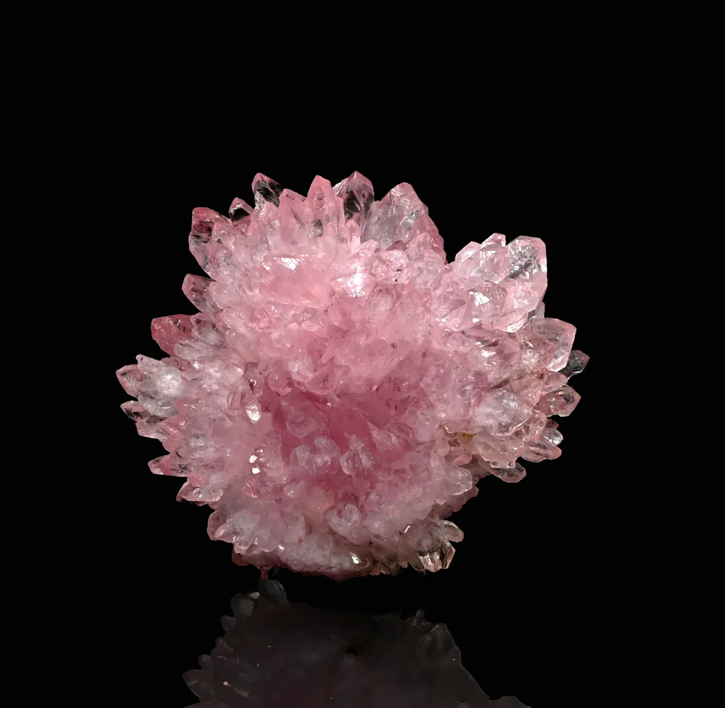 Rose quartz from Brazil, Minas Gerais, Itinga, Taquaral, Ilha claim image