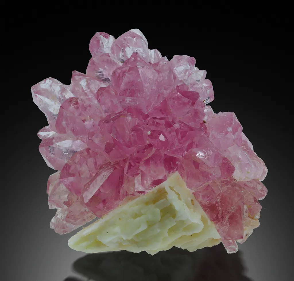 Rose quartz & microcline image