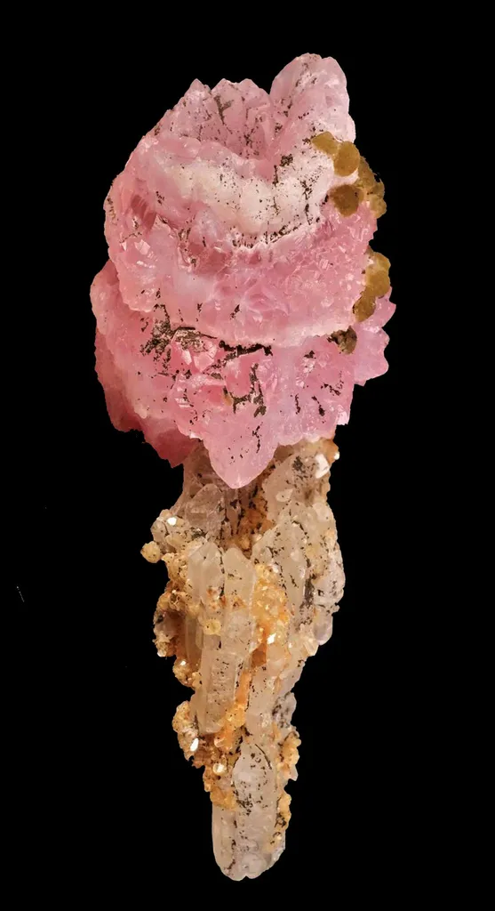 Rose Quartz, roscherite image