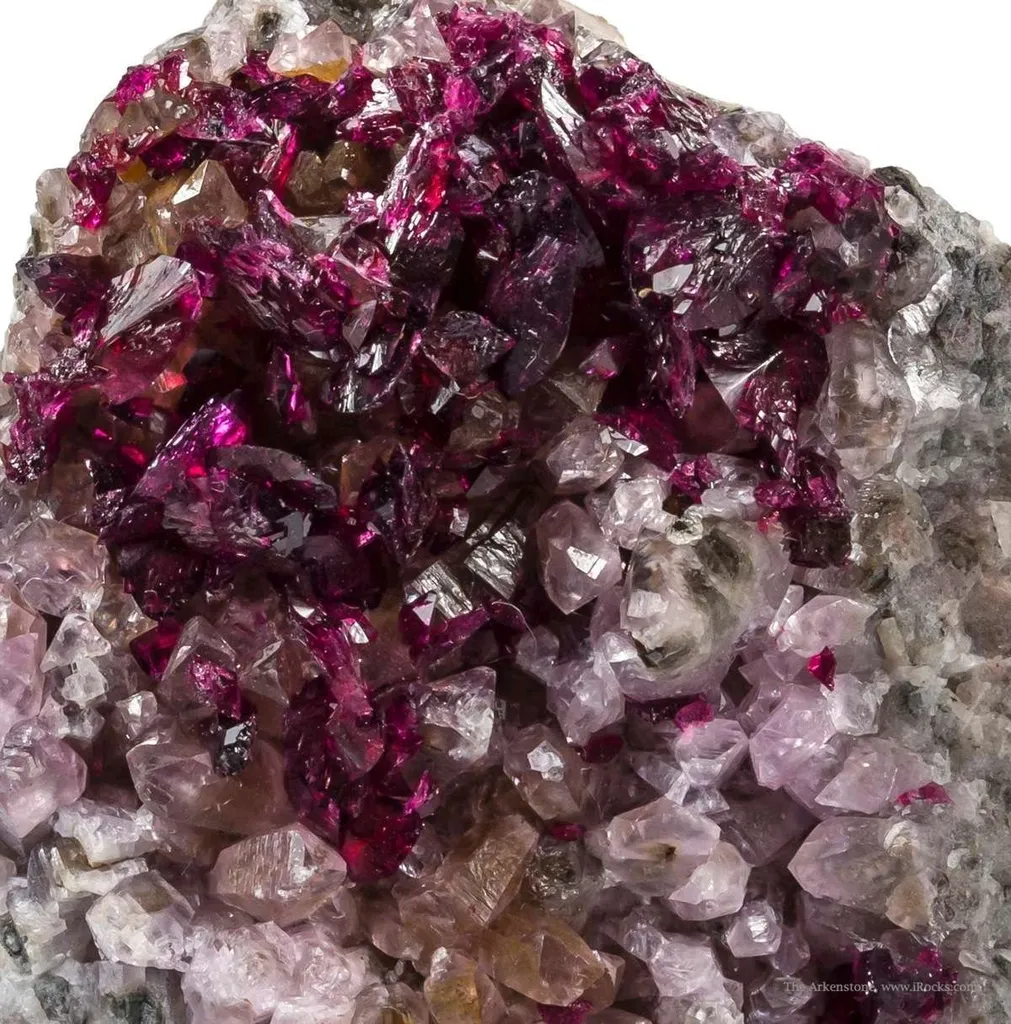 Roselite image