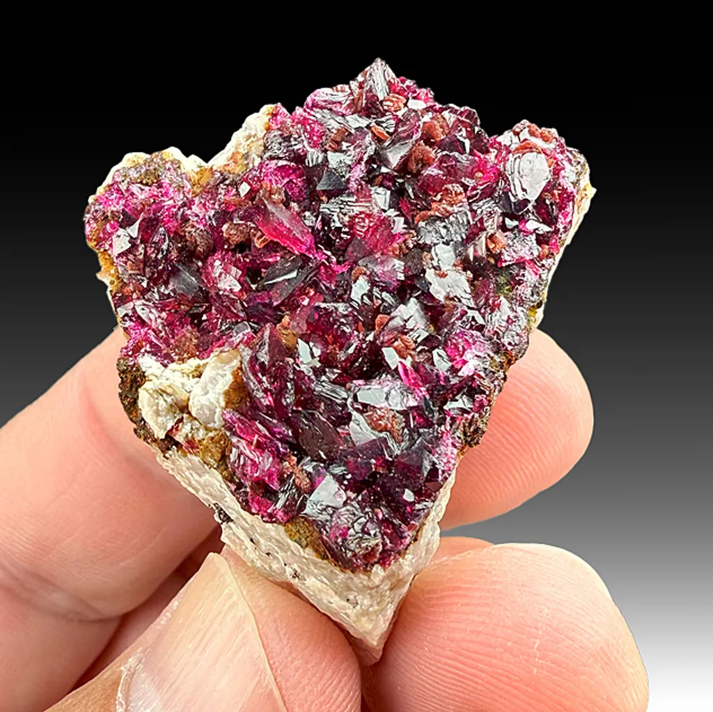 Roselite image