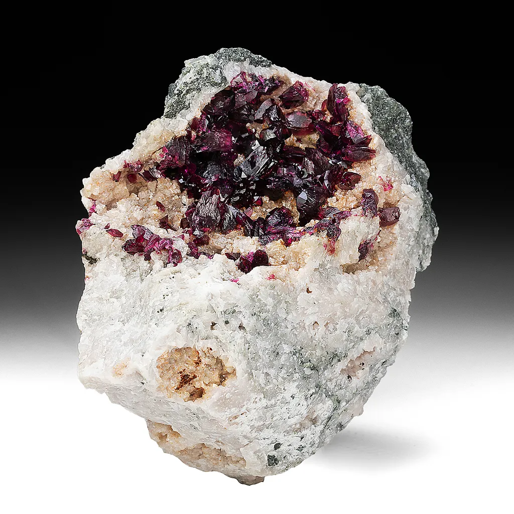 Roselite with Calcite image
