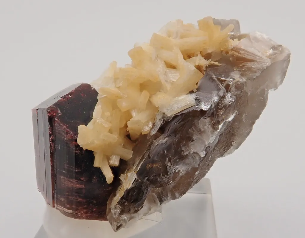 Rubellite (Elbaite) - image 2