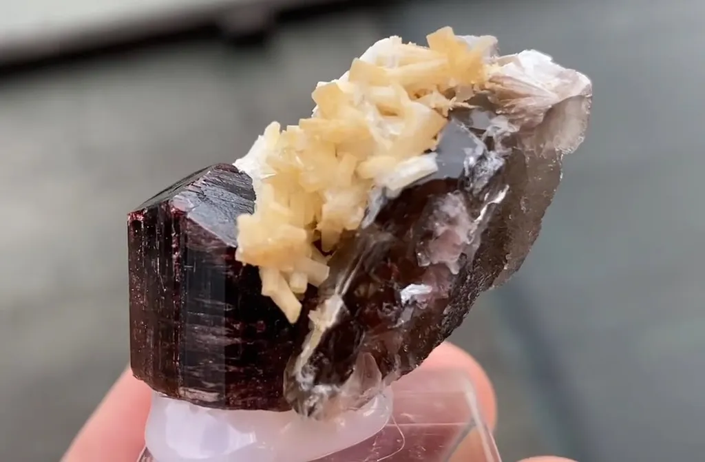 Rubellite (Elbaite) - image 7