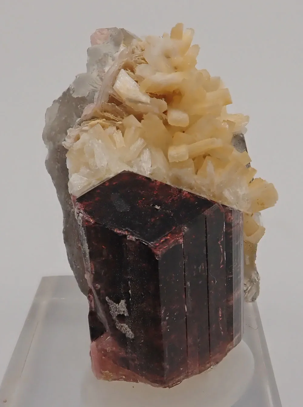 Rubellite (Elbaite) - image 3