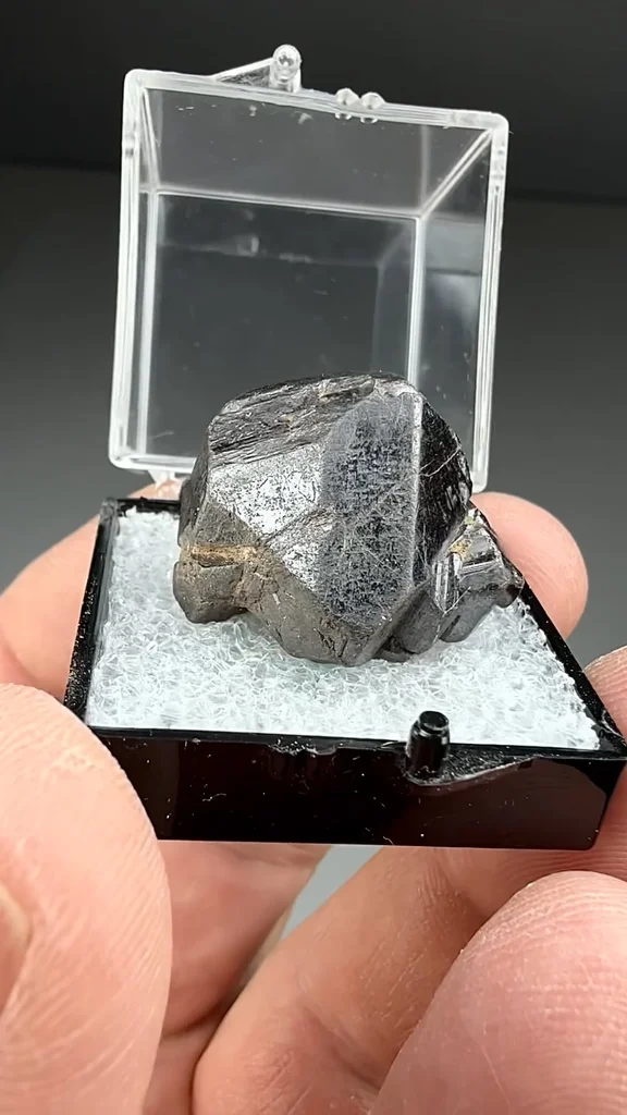 Rutile from Graves Mountain, Georgia, USA - image 2