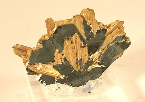 Rutile, Hematite image