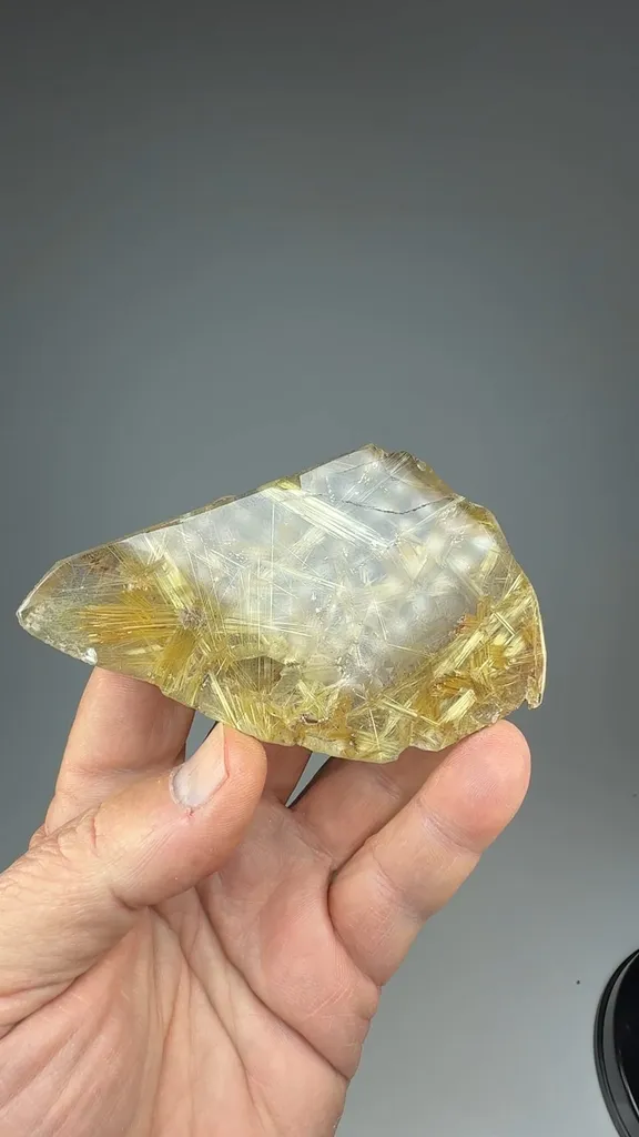 Rutile in Quartz - image 2
