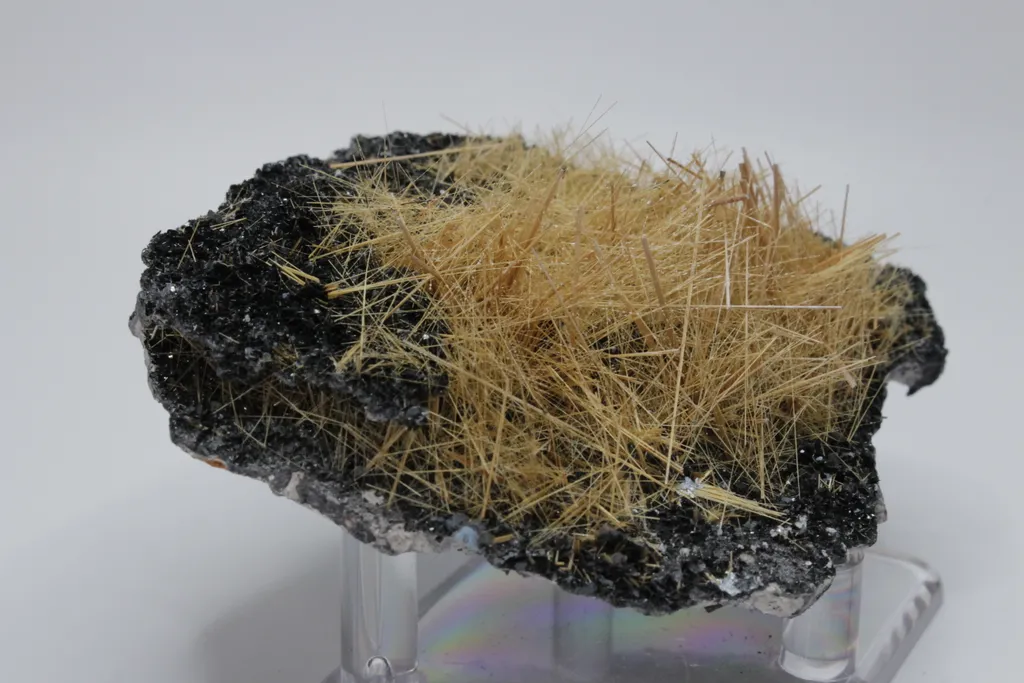 Rutile needles on matrix - image 3