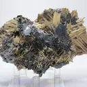 Rutile needles with hematite - image 1