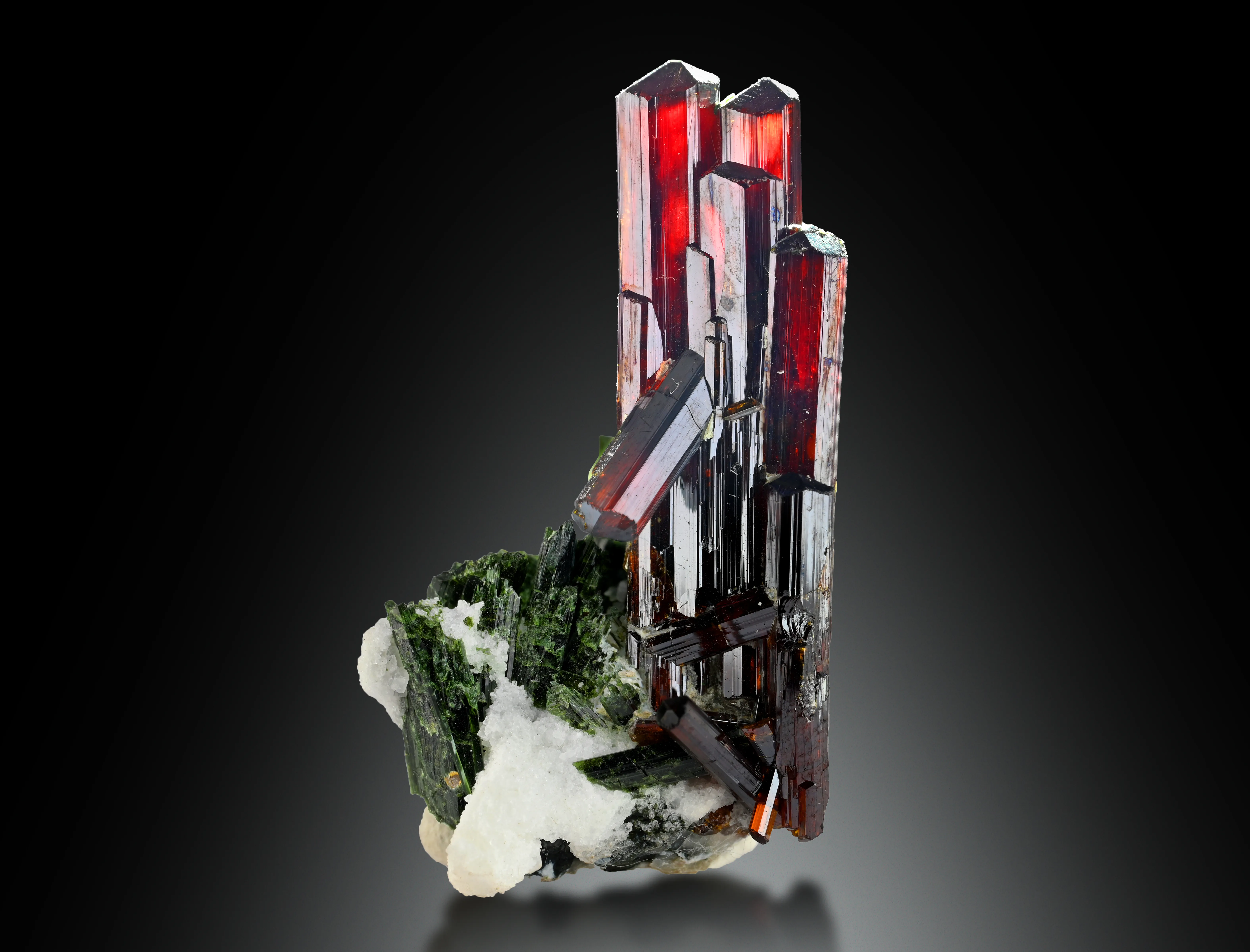 Rutile on Aegirine & Albite - image 1