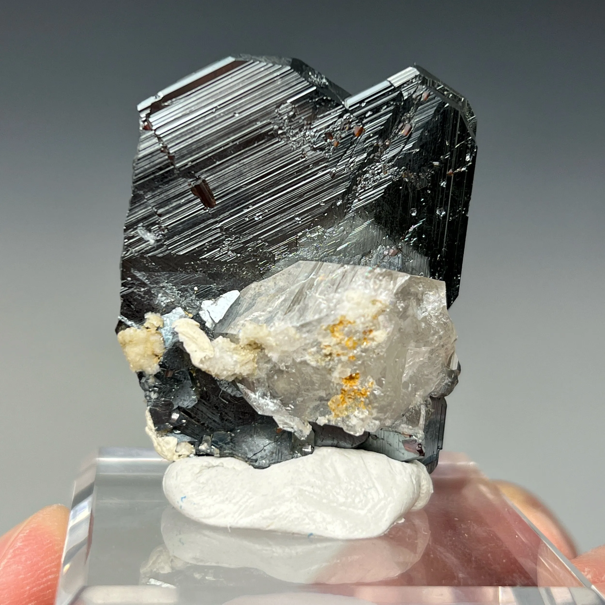 Rutile on Hematite - image 4