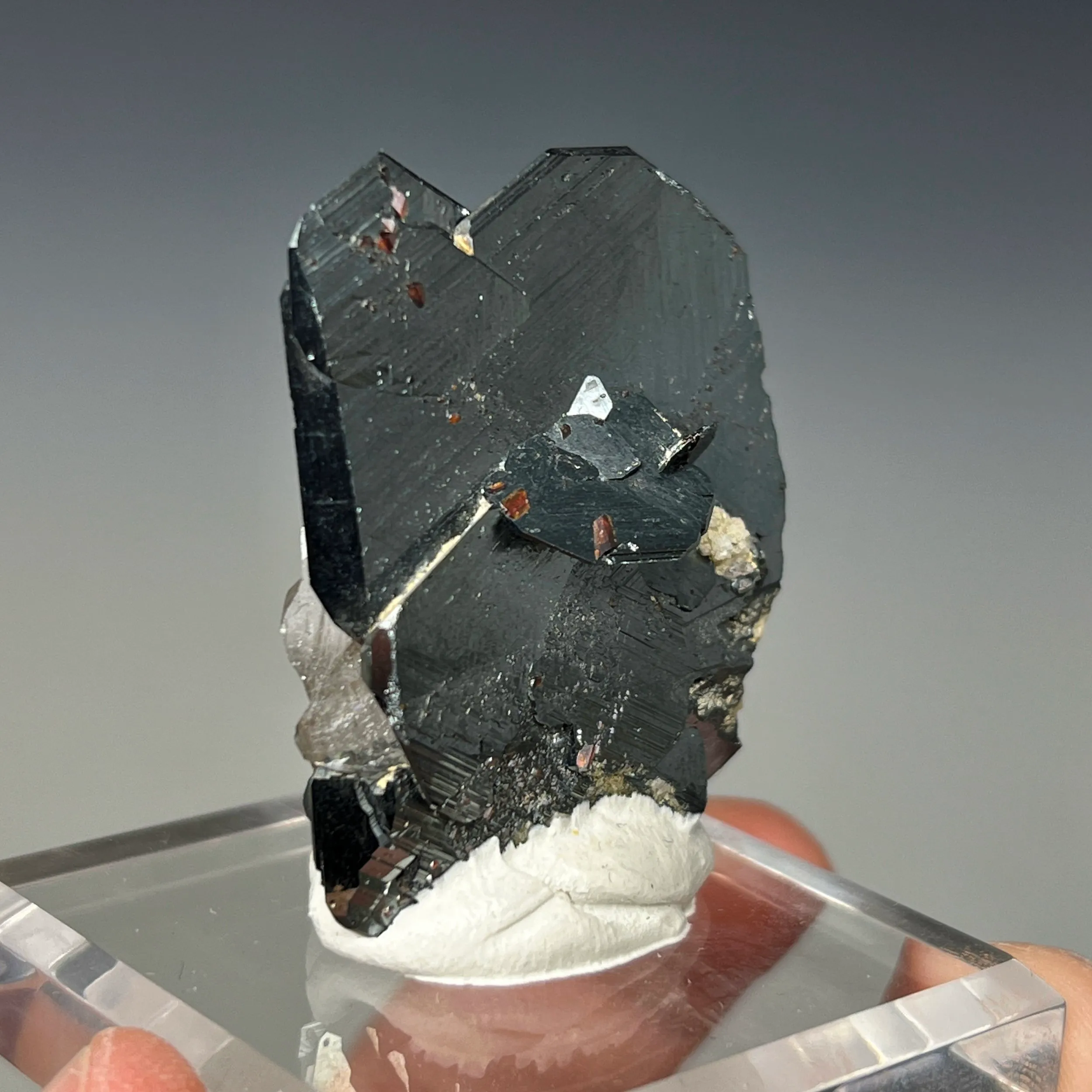 Rutile on Hematite - image 3