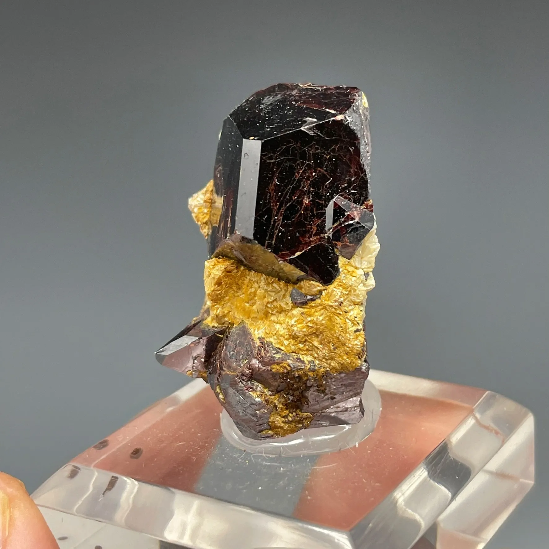 Rutile on Pyrophyllite - image 3