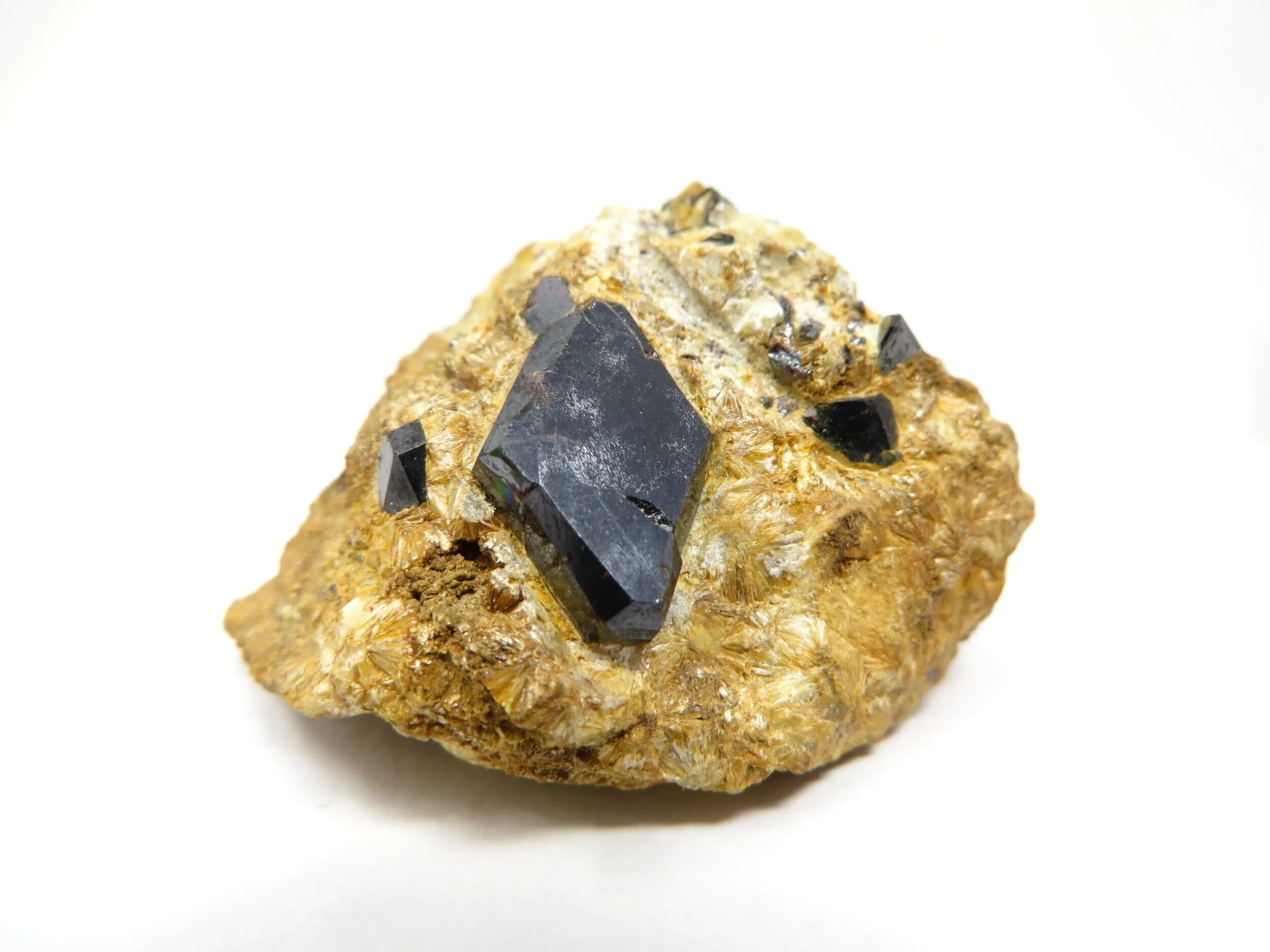 Rutile on Pyrophyllite - image 3