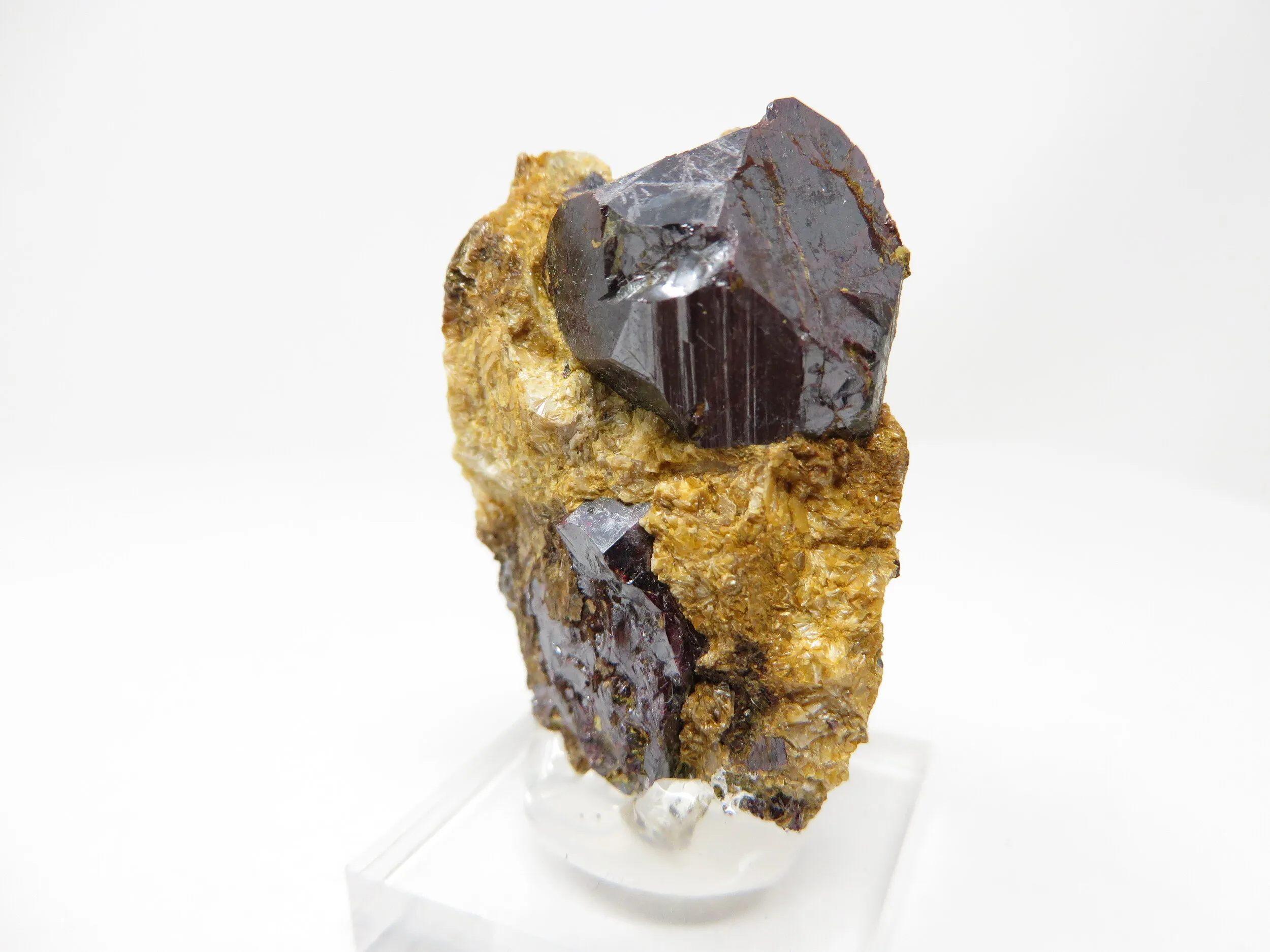 Rutile on Pyrophyllite - image 3