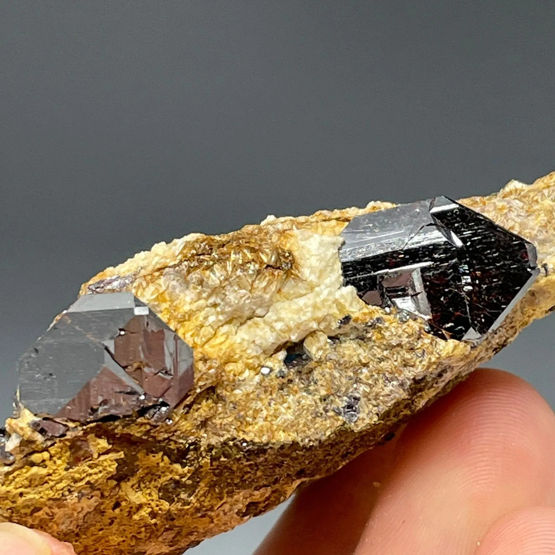 Rutile on Pyrophyllite - image 3