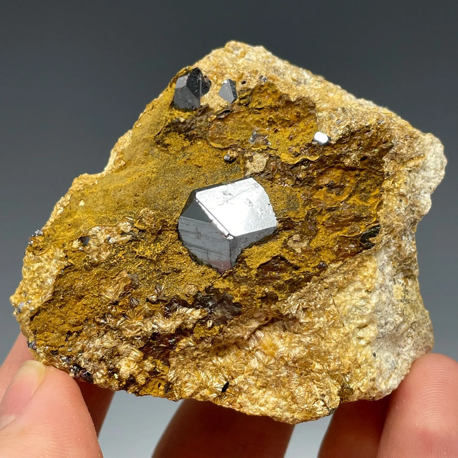 Rutile on Pyrophyllite - image 1