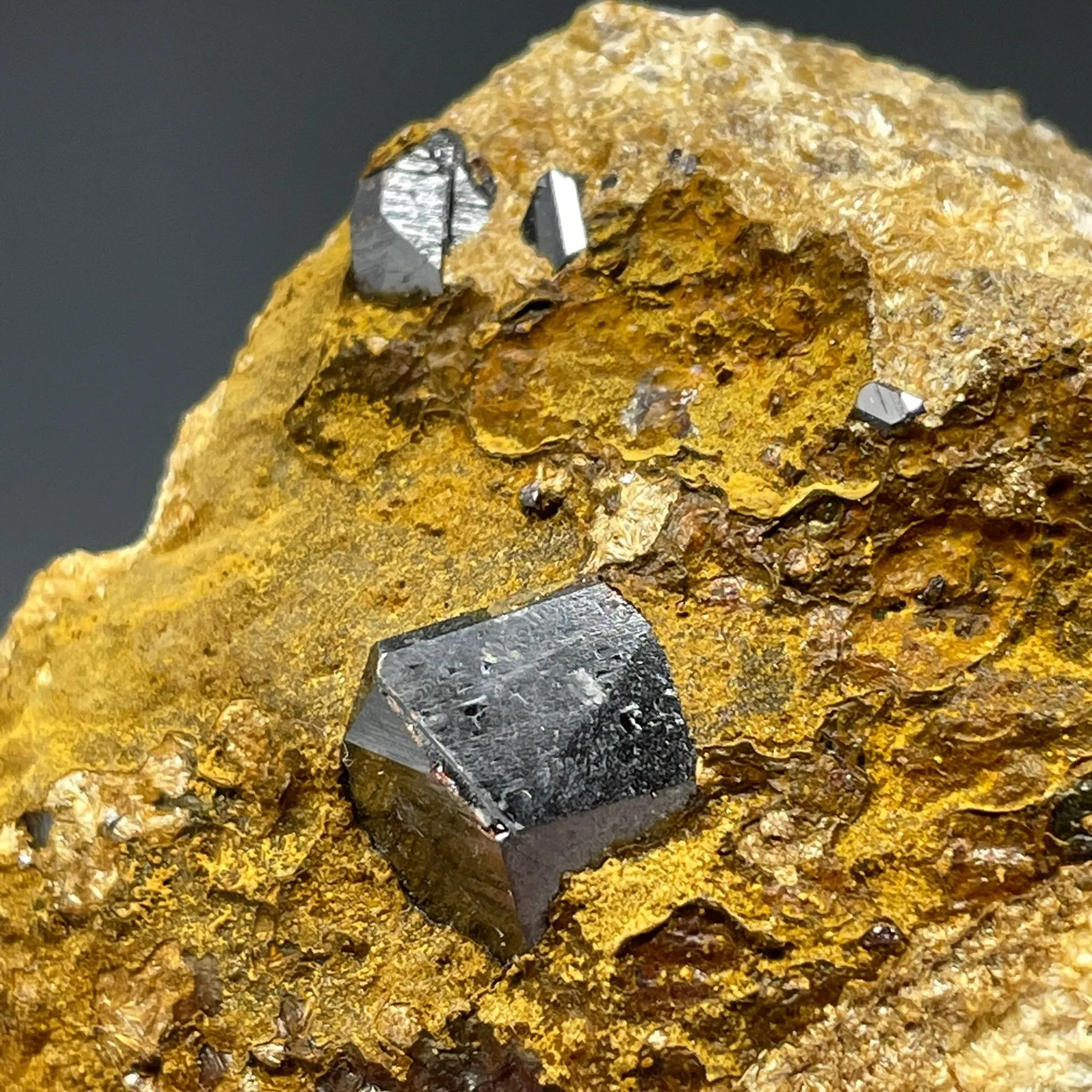 Rutile on Pyrophyllite - image 3