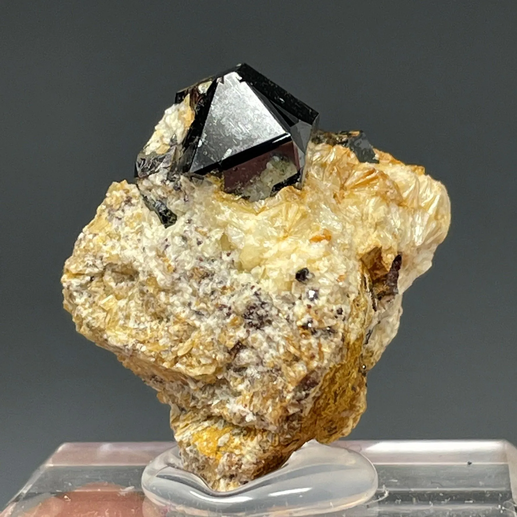 Rutile on Pyrophyllite - image 3