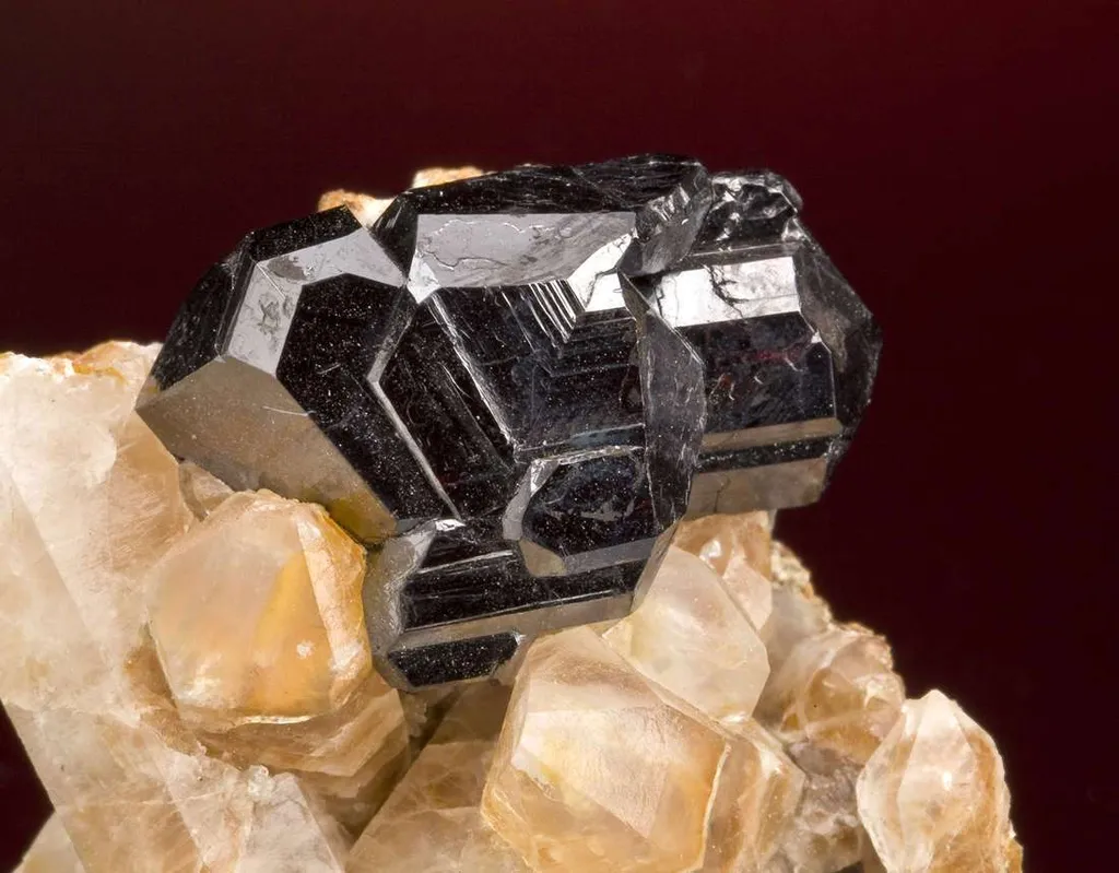 Rutile on Quartz image