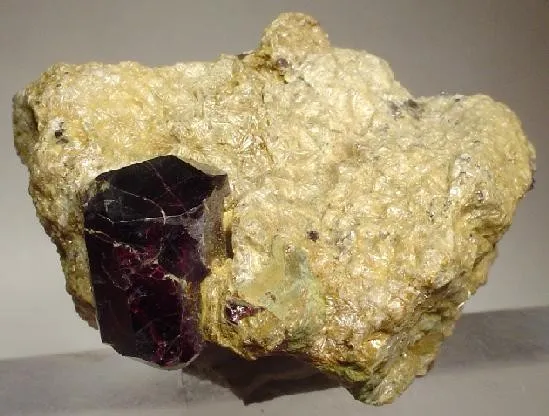 Rutile, Pyrophyllite image