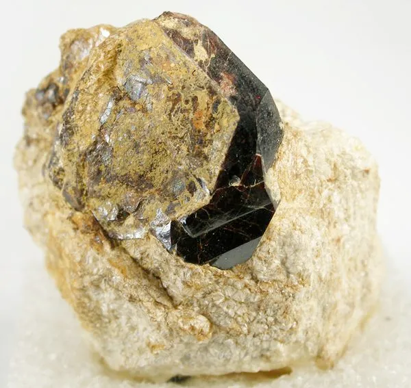 Rutile, Pyrophyllite image