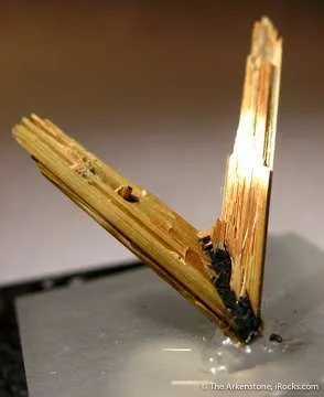 Rutile V image