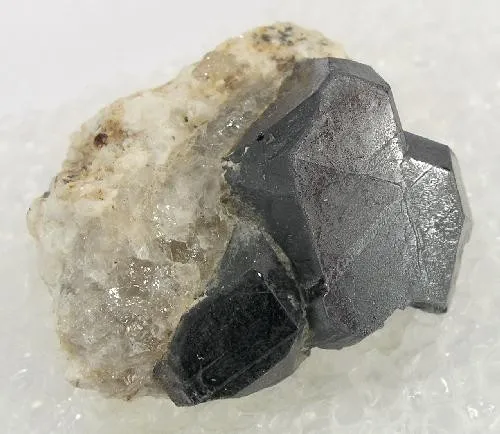 Rutile (Var: Ilmenorutile) image