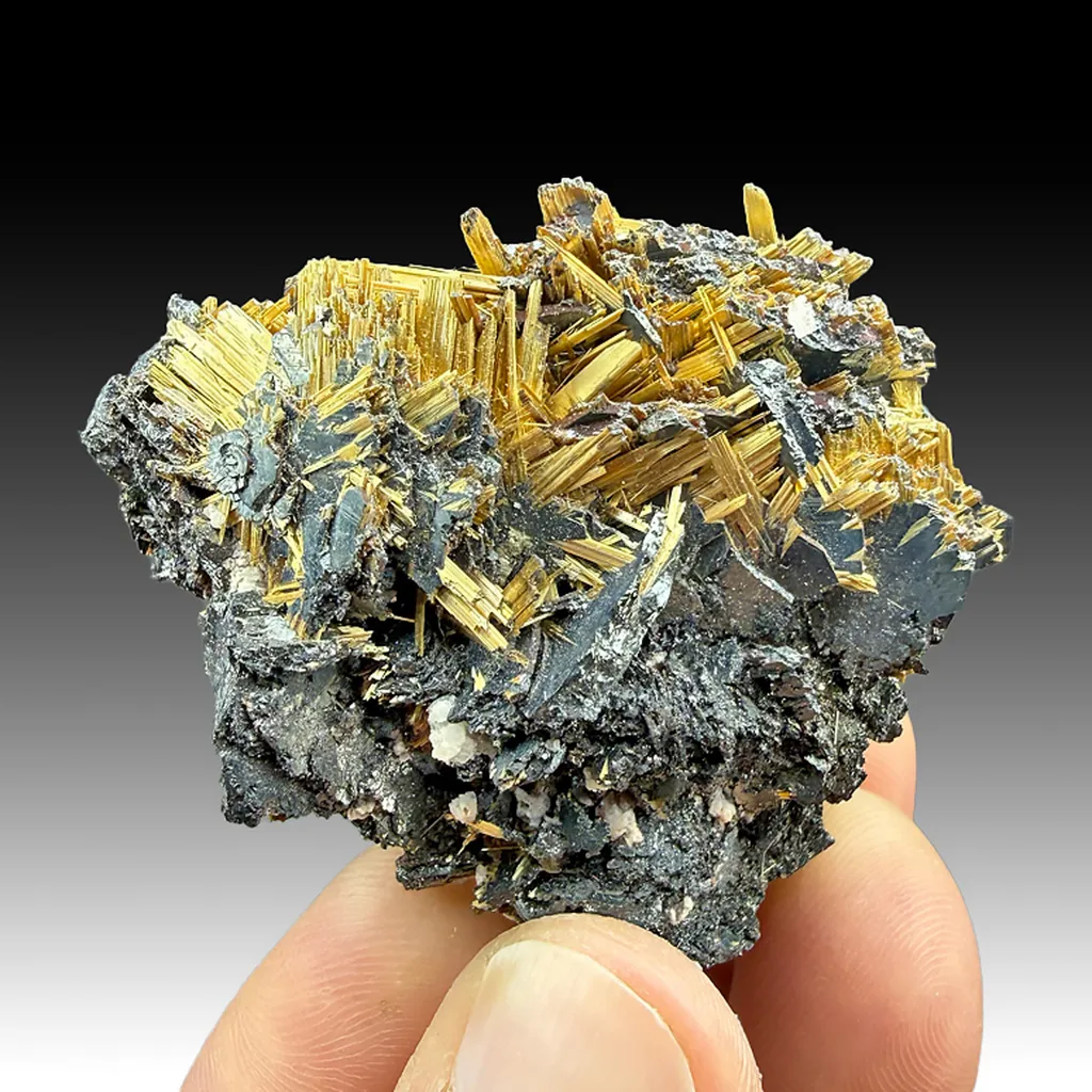 Rutile with Hematite image
