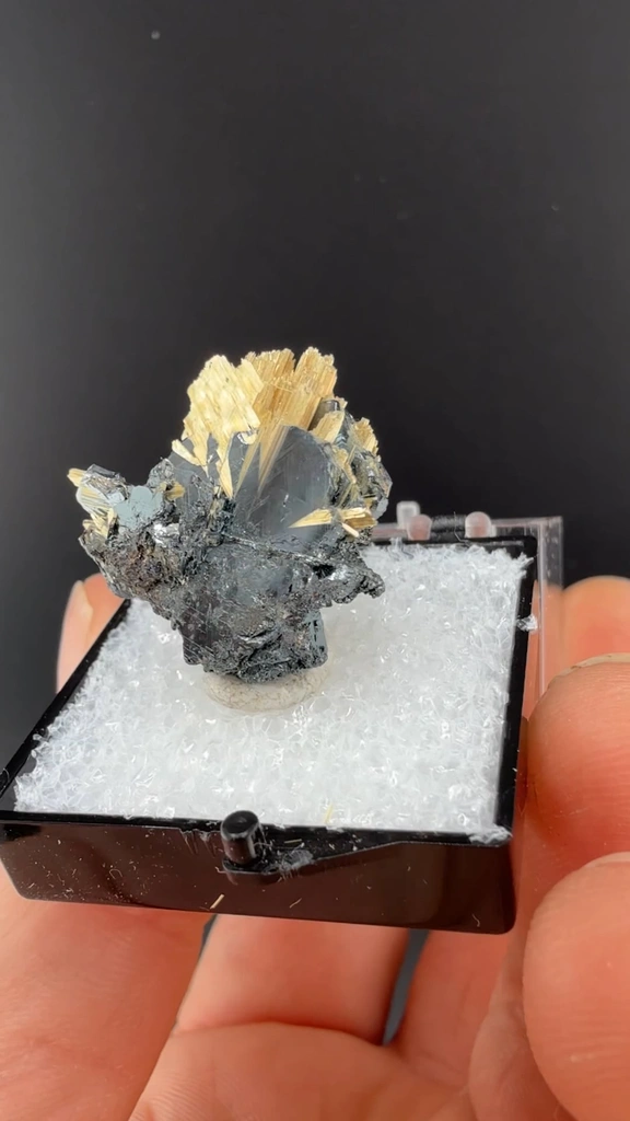 Rutile with Hematite - image 2