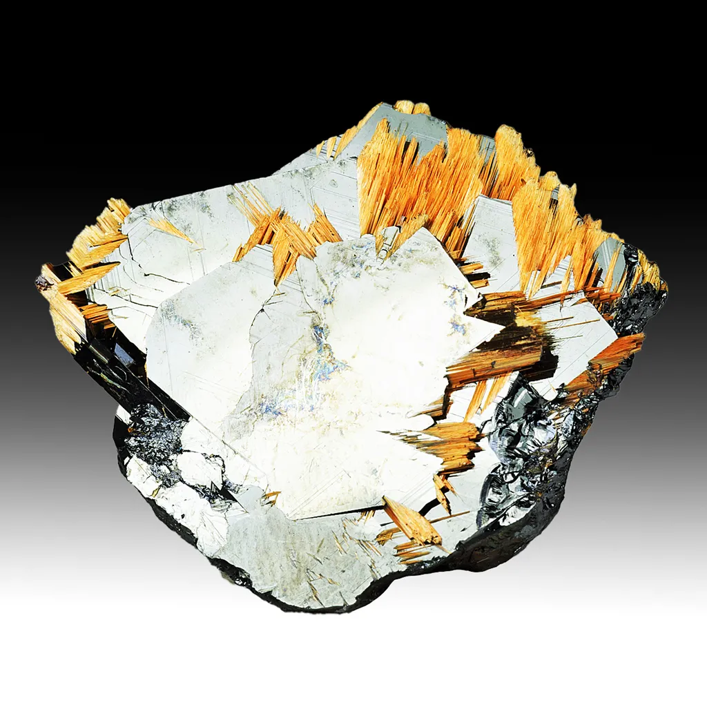 Rutile with Hematite image