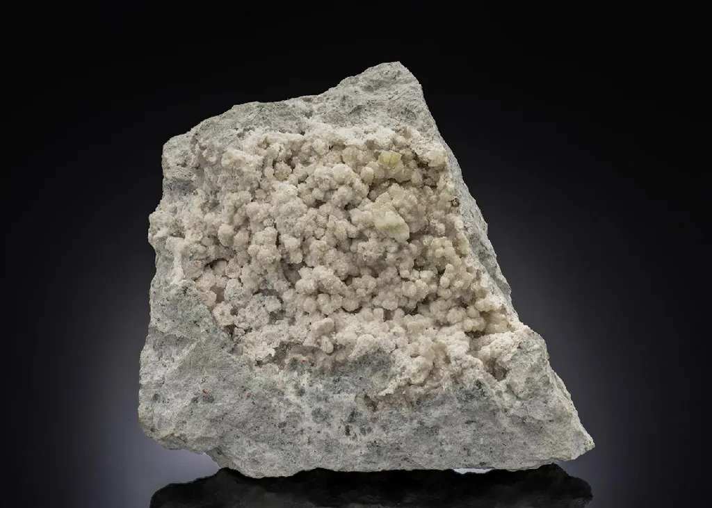 SABINAITE with Weloganite image