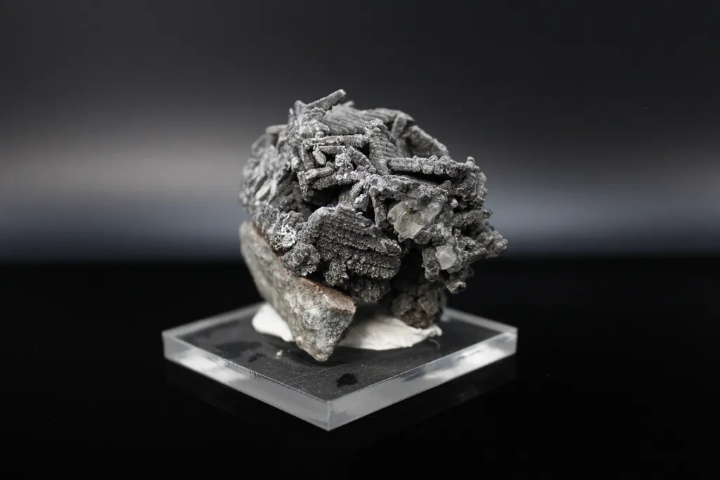 Safflorite coating over Silver wires - image 4