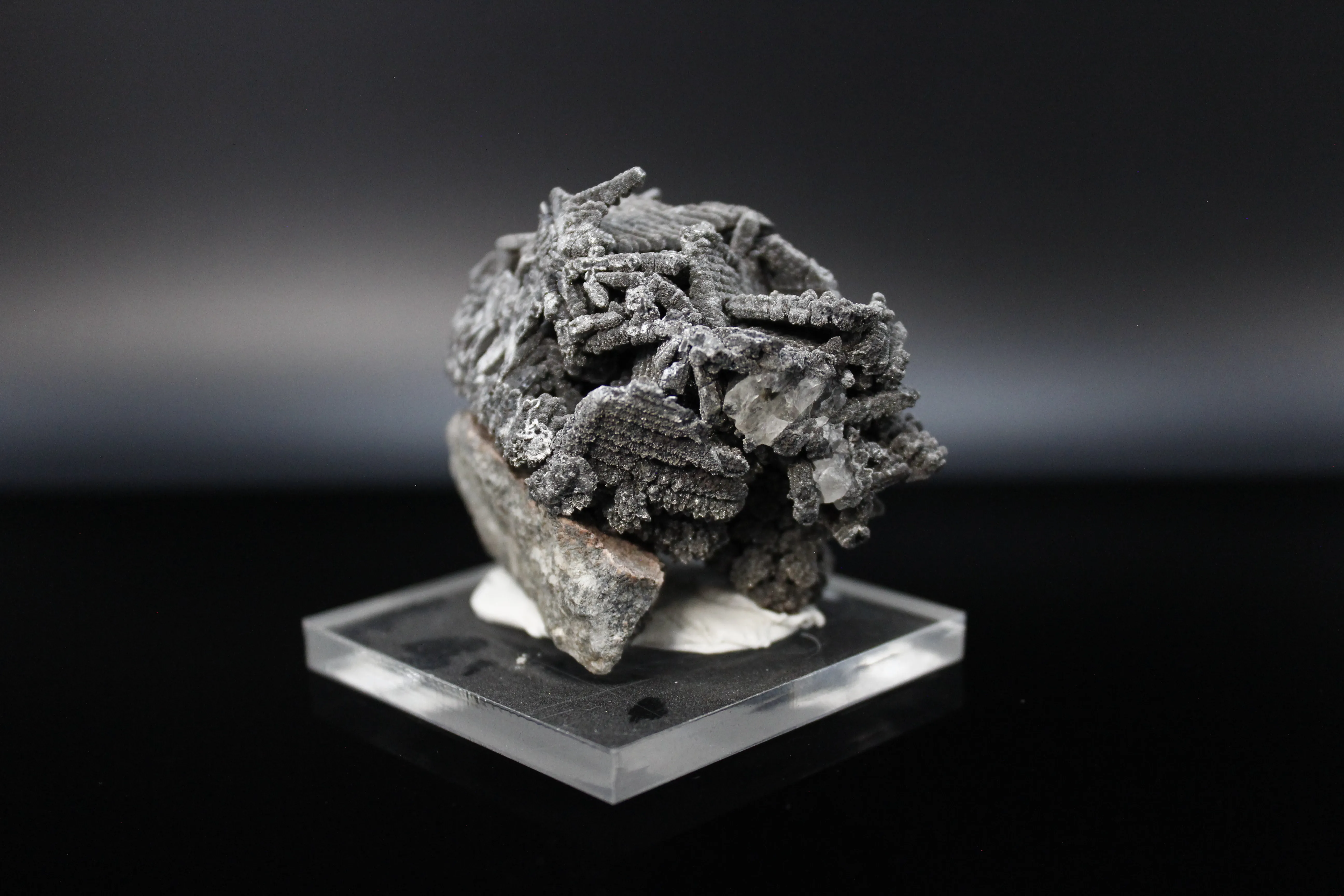 Safflorite coating over Silver wires - image 4