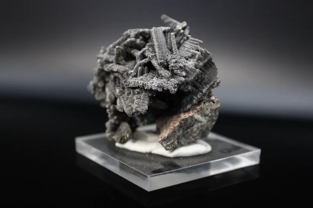 Safflorite coating over Silver wires - image 3