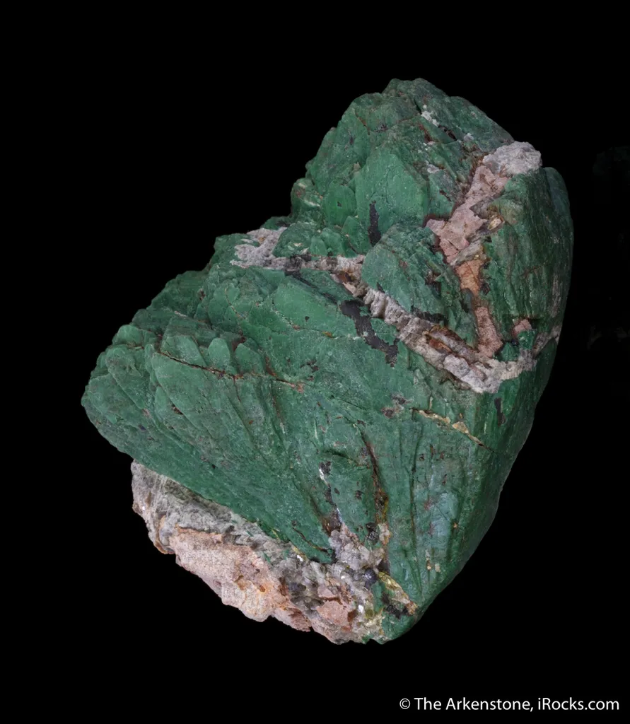 Samarskite-(Y) with REE-fluoride alteration - image 4