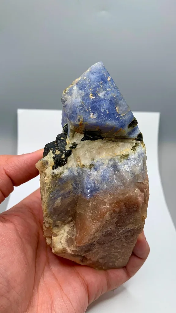 Sapphire from Jammu and Kashmir, India - image 7