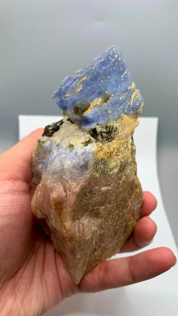 Sapphire from Jammu and Kashmir, India - image 4