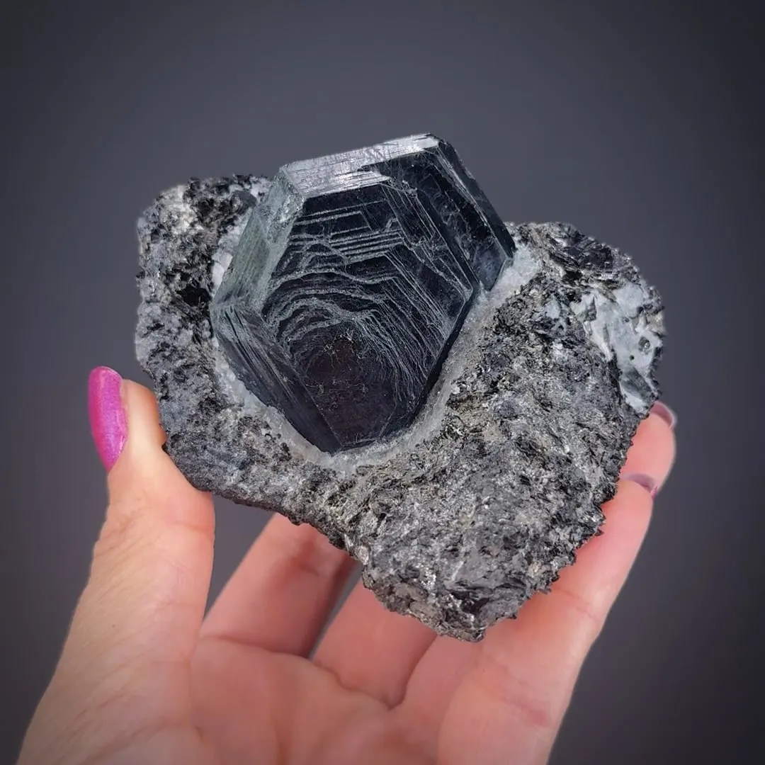 Sapphirine in Biotite-Anorthite schist - image 2