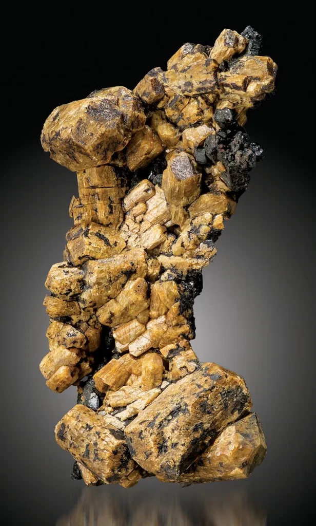 Scapolite image