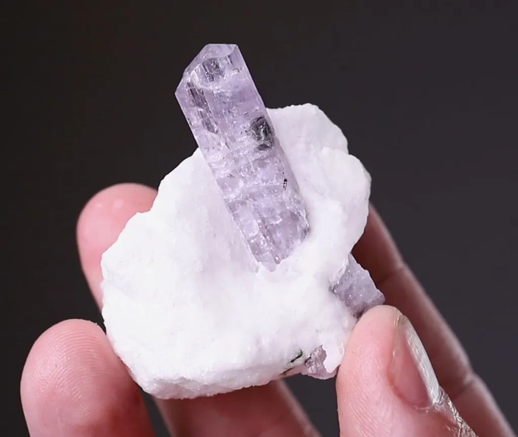 Scapolite - image 2