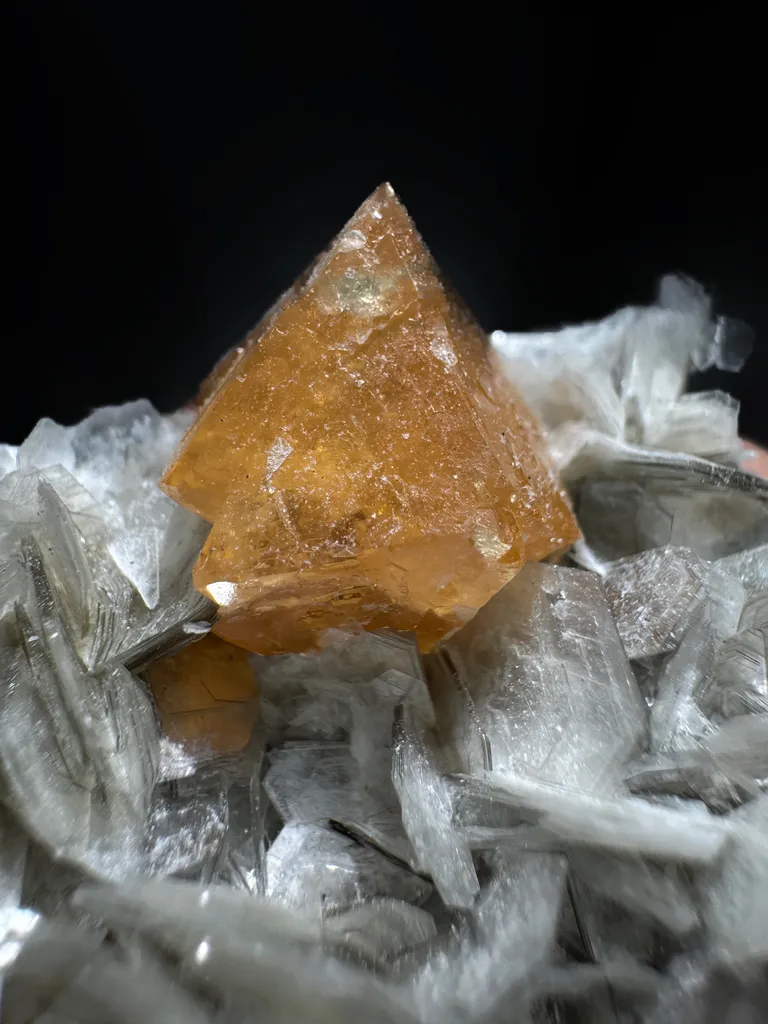 Scheelite - image 2