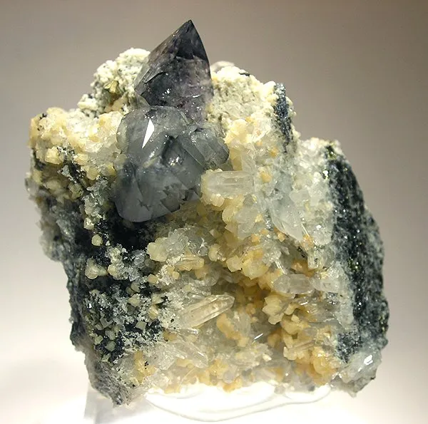 Scheelite image