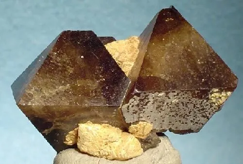 Scheelite image