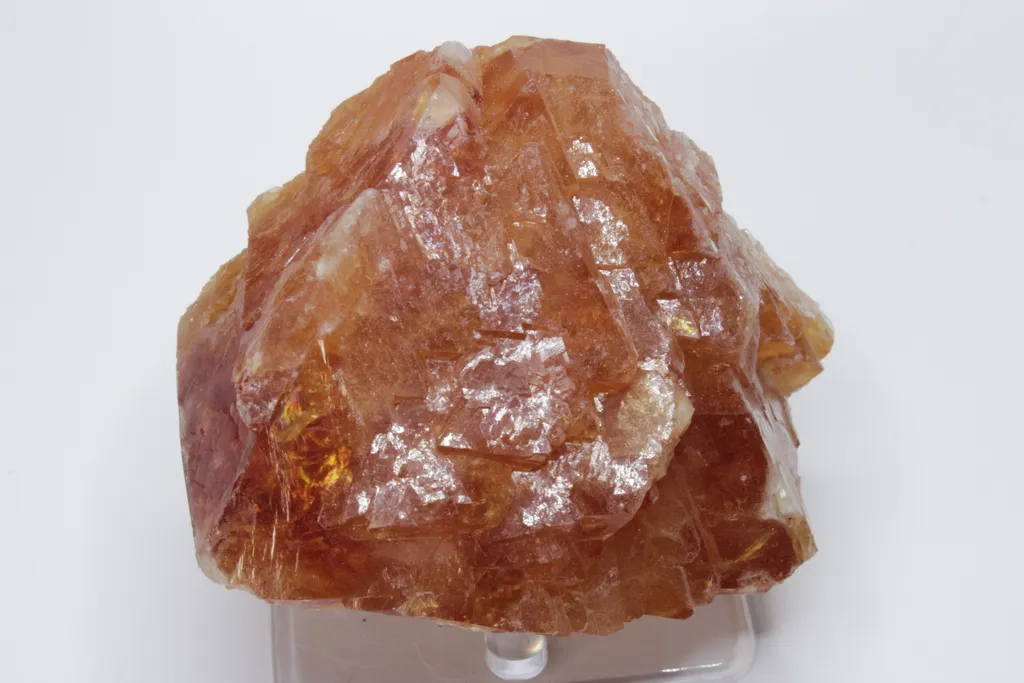 Scheelite image