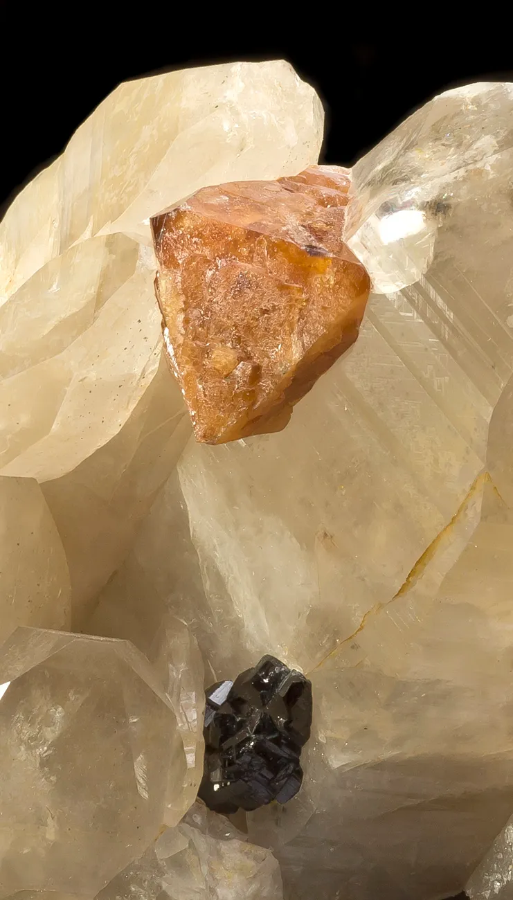 Scheelite and Cassiterite on Quartz - image 2