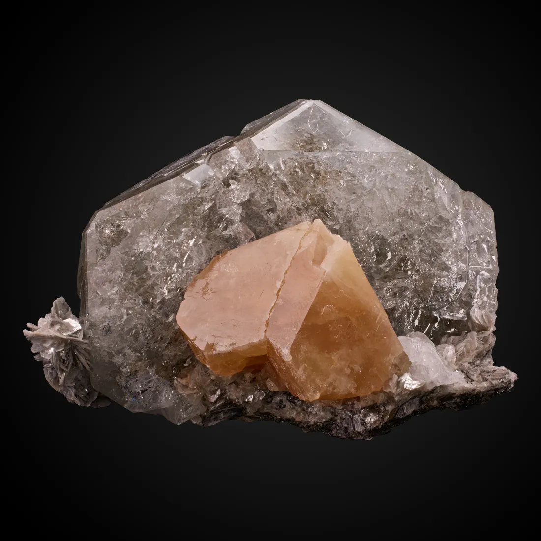 Scheelite, Beryl - image 1